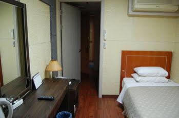 Hotel Ymca Tourist Seul Zewnętrze zdjęcie